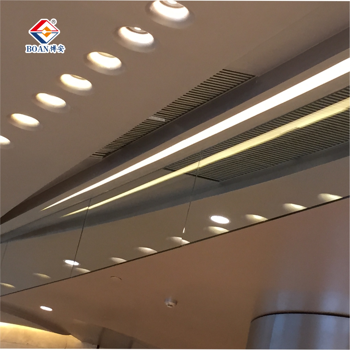 英歐標(biāo)-擋煙垂壁